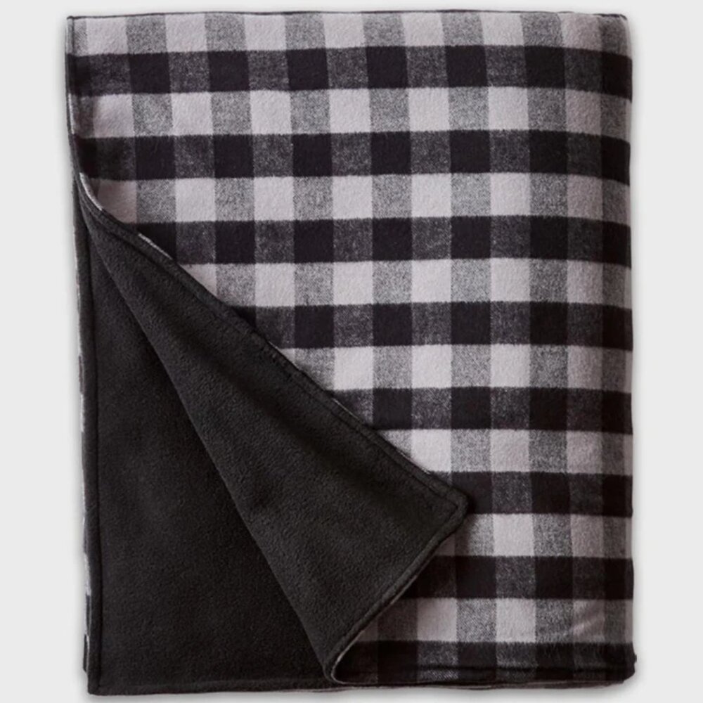 Vermont Flannel Stadium Blanket in Grey Buffalo, new with tags - Picture 2 of 5